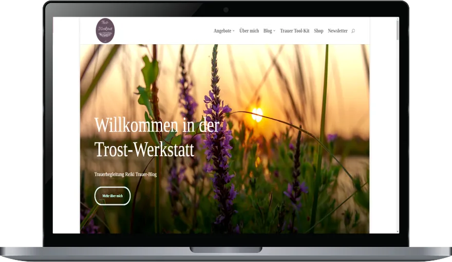 Website von Nicole Borho auf einem Laptop